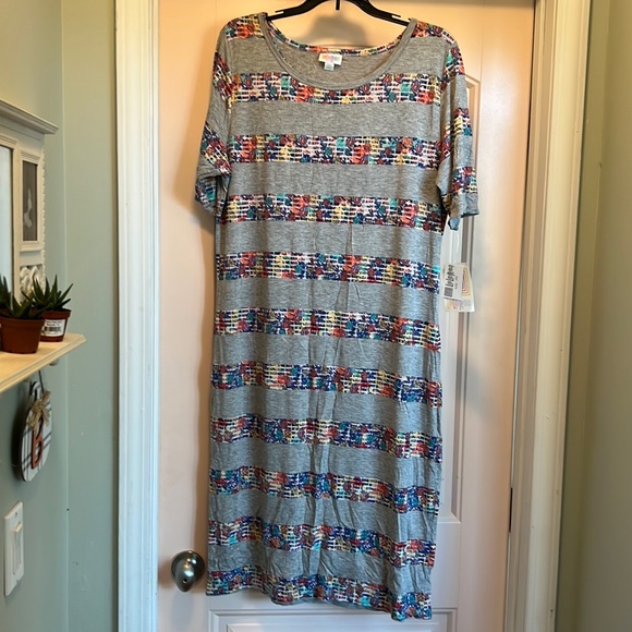 Gorgeous dress knee length - Picture 1 of 3